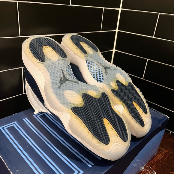 Air Jordan 11 Win Like ‘82 Size 10.5 With Box 2017 Release BRAND NEW - Picture 12 of 13